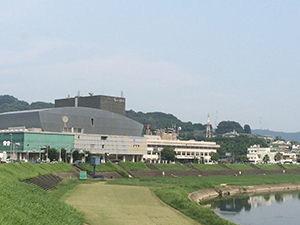 講演会場の外観